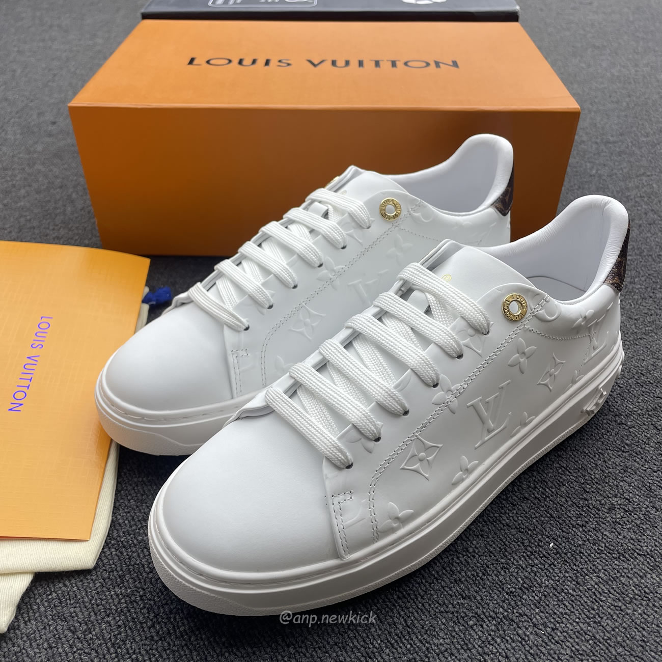 Louis Vuitton Time Out Debossed Monogram Leather White (8) - newkick.vip